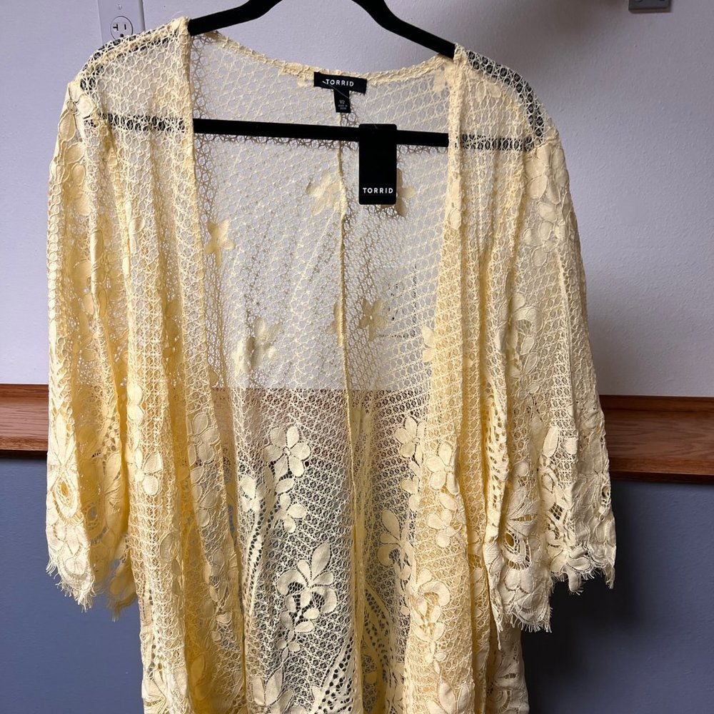 NWT Torrid Yellow Lace Kimono